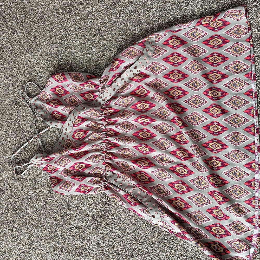 Geometric Patterned Sleeveless Top